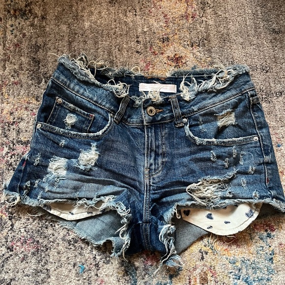 ZARA trf denim shorts with heart pockets - Picture 1 of 5